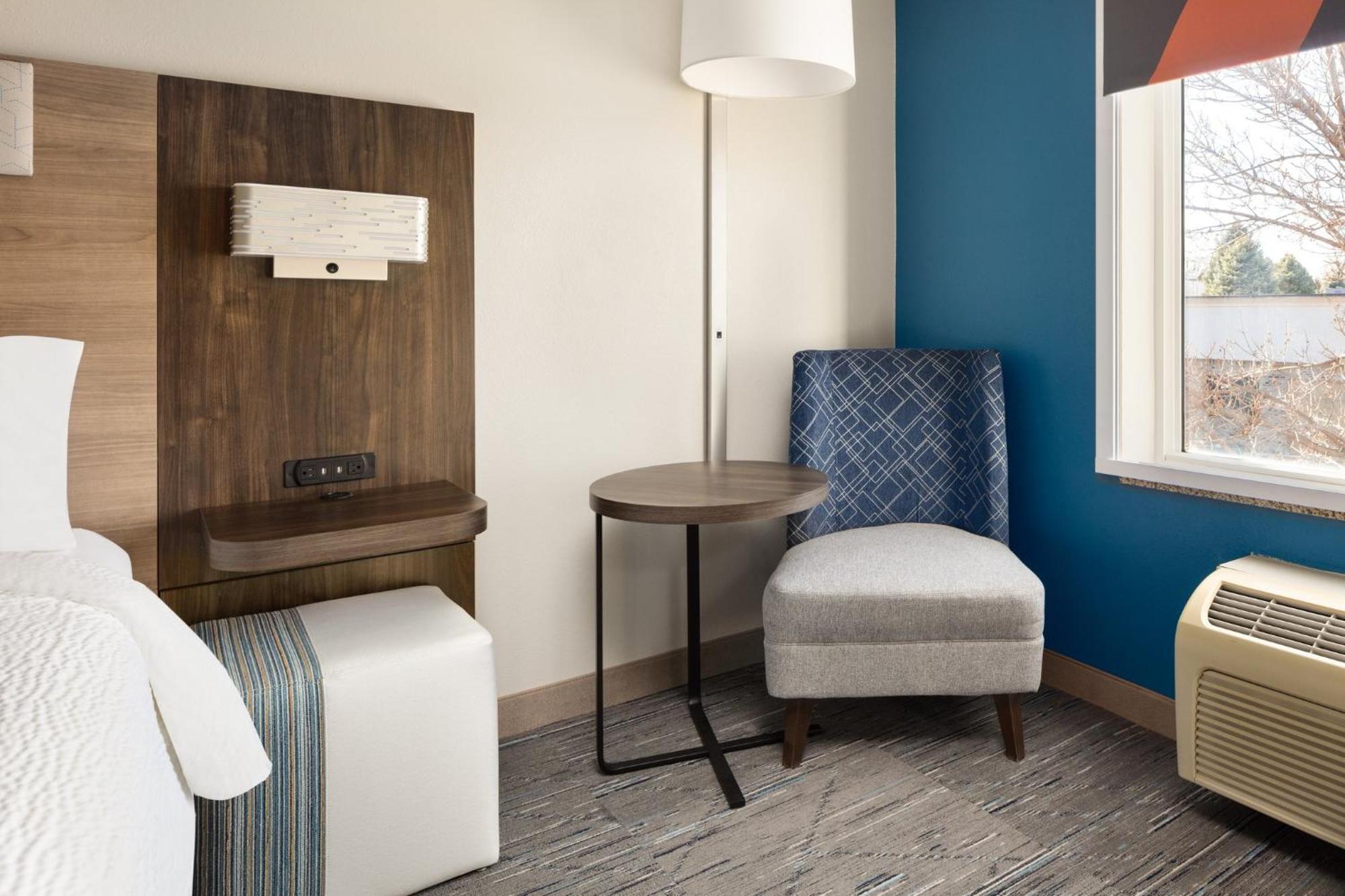 Holiday Inn Express Hotel & Suites Cherry Hills By Ihg Omaha Exterior photo