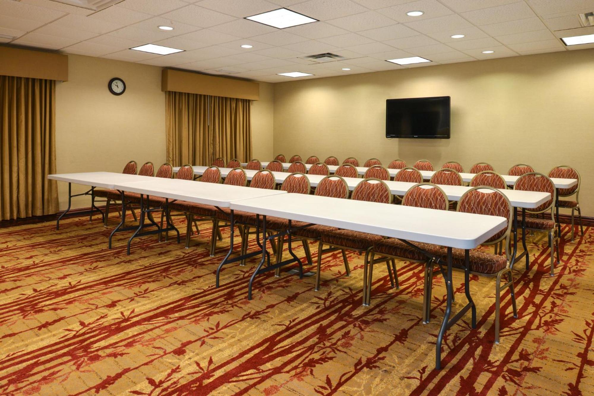 Holiday Inn Express Hotel & Suites Cherry Hills By Ihg Omaha Exterior photo